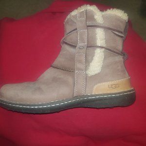 Uggs  women's winter boots size 11 brown